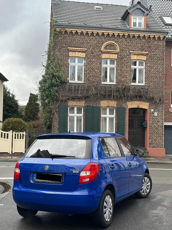 Gebraucht Skoda Fabia Cool Edition 60 PS (44 kW) 2010 Blau Limousine