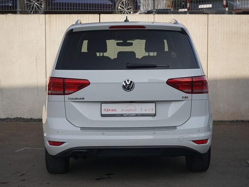 Gebraucht VW Touran Highline 150 PS (110 kW) 2017 Weiss Van / Kleinbus