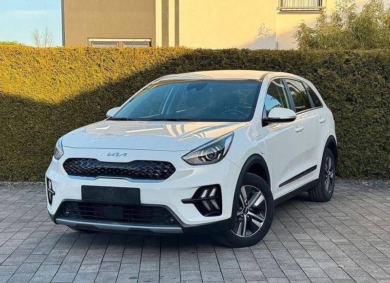 Gebraucht Kia Niro 141 PS (103 kW) 2022 Weiß SUV
