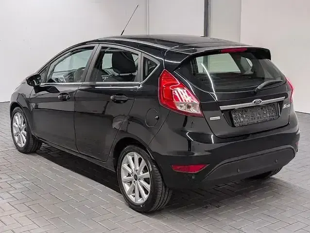 Gebraucht Ford Fiesta Titanium 101 PS (74 kW) 2016 Pantherschwarzmet. Kleinwagen