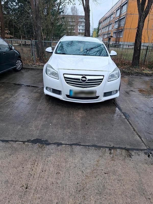 Gebraucht Opel Insignia 160 PS (117 kW) 2010 Weiß Kombi