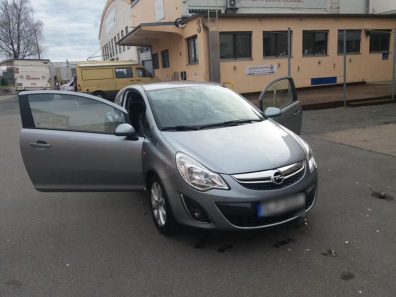 Silber Gebraucht 2012 Opel Corsa Kleinwagen | 3.100 € (Guter Preis) - Bild 1/4