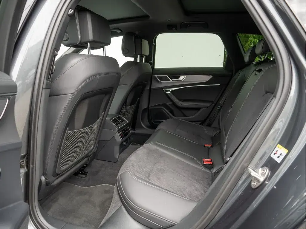 Gebraucht Audi A6 S-Line 245 PS (180 kW) 2023 Daytonagrau perleffekt Kombi