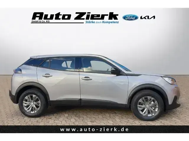 Gebraucht Peugeot 2008 Active 131 PS (96 kW) 2022 Grau SUV