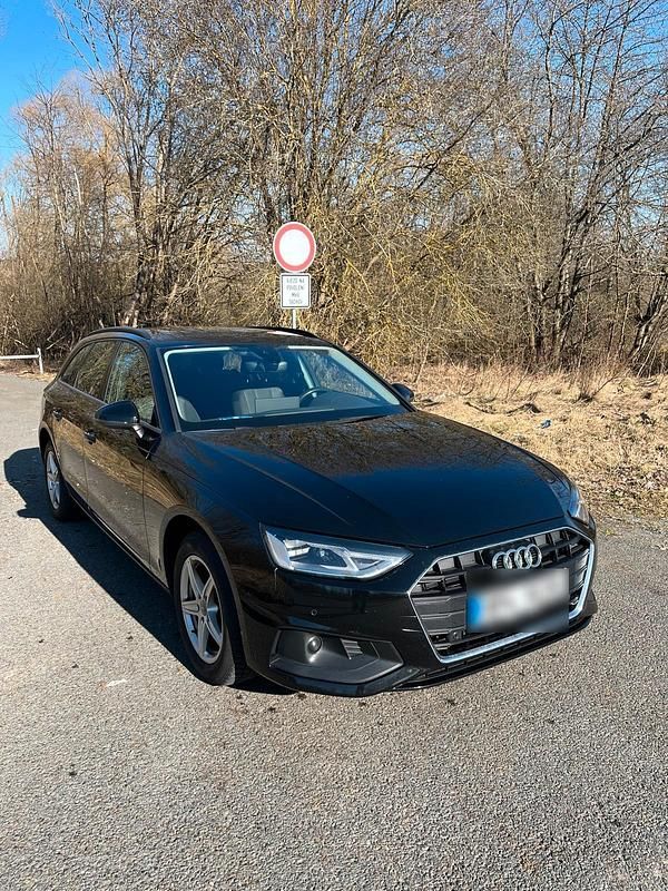 Gebraucht Audi A4 163 PS (119 kW) 2020 Schwarz Kombi