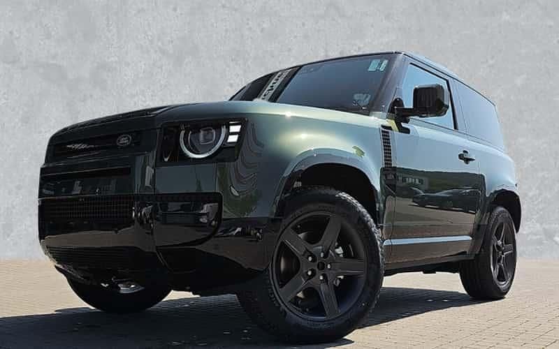 Grün Neu 2025 Land Rover Defender SE Dynamic SUV | 81.950 € - Bild 1/4