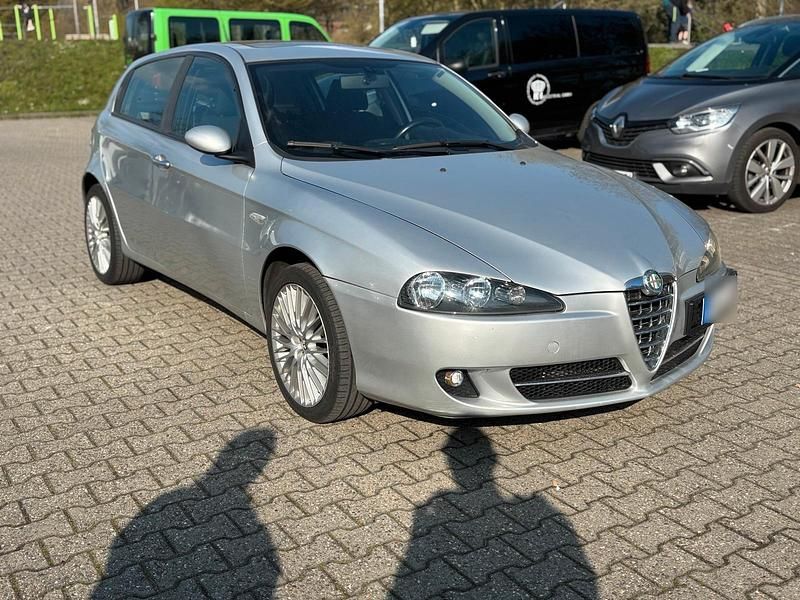 Gebraucht Alfa Romeo 147 150 PS (110 kW) 2008 Grau Kleinwagen