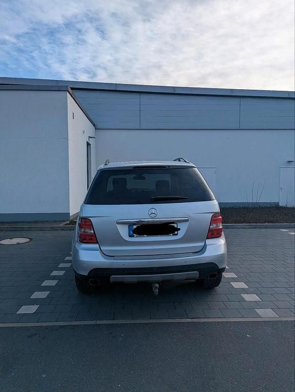 Gebraucht Mercedes ML420 306 PS (225 kW) 2007 Grau SUV