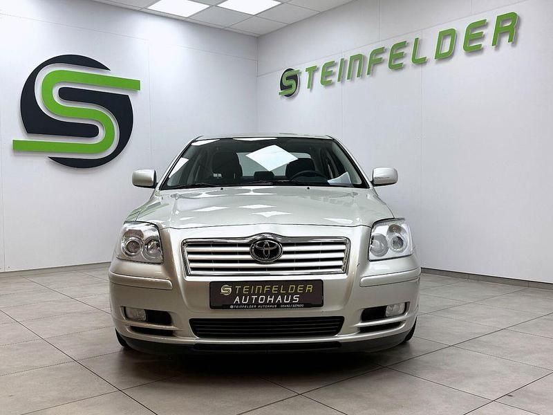 Gebraucht Toyota Avensis Executive 147 PS (108 kW) 2003 Silber Limousine