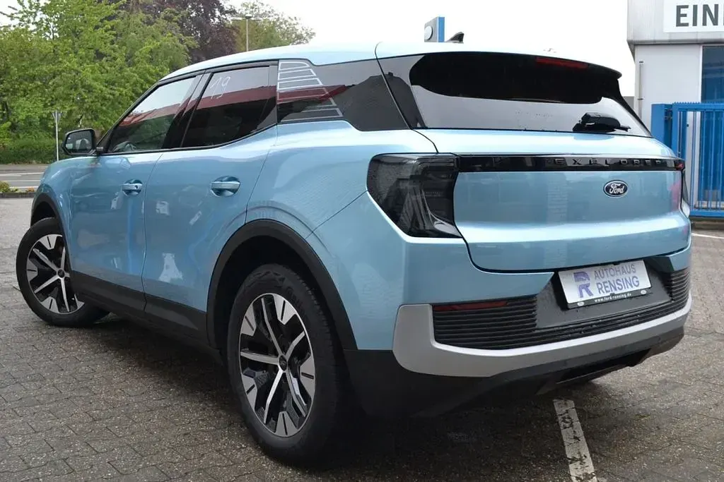 Käytetty Ford Explorer 250 kW (340 HP) 2025 Sininen Katumaasturi