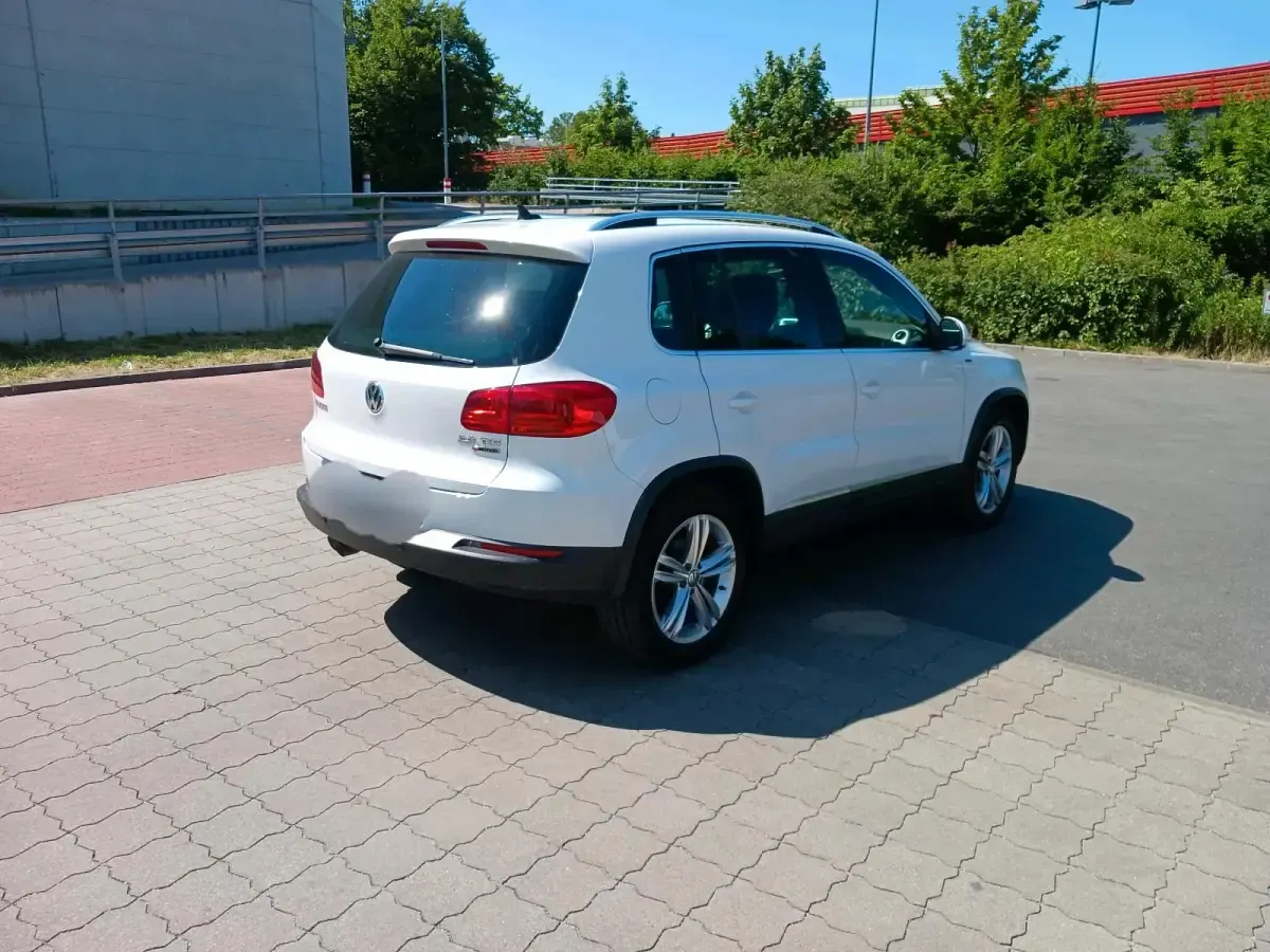 Gebraucht VW Tiguan LOUNGE 150 PS (110 kW) 2015 Weiß SUV