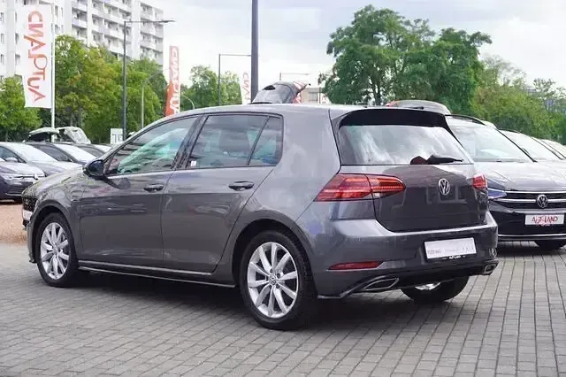 Gebraucht VW Golf VII R-line 150 PS (110 kW) 2019 Indiumgrau metallic Limousine