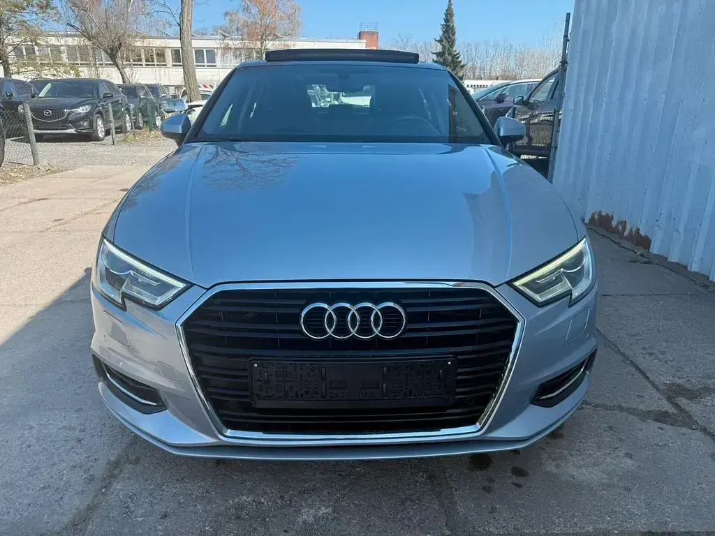 Second-hand Audi A3 Sport 186 CP (136 kW) 2018 Argintiu Berlinǎ