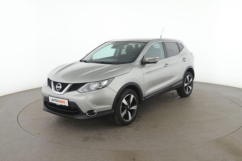 Silber Gebraucht 2015 Nissan Qashqai 360º SUV | 13.310 € (Fairer Preis) - Bild 1/3
