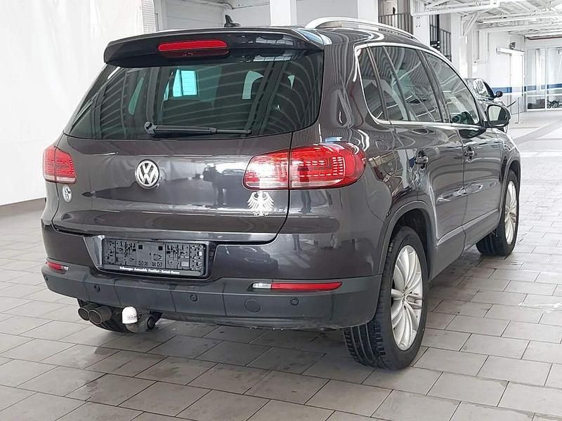 Gebraucht VW Tiguan LOUNGE 150 PS (110 kW) 2016 Grau SUV