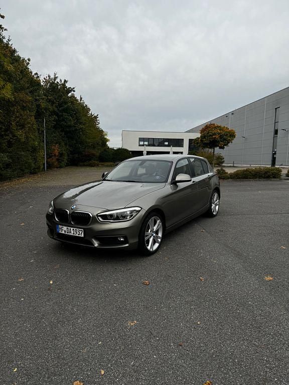 Beige Gebraucht 2015 BMW 118 Advantage Kleinwagen | 14.999 € (Fairer Preis) - Bild 1/4