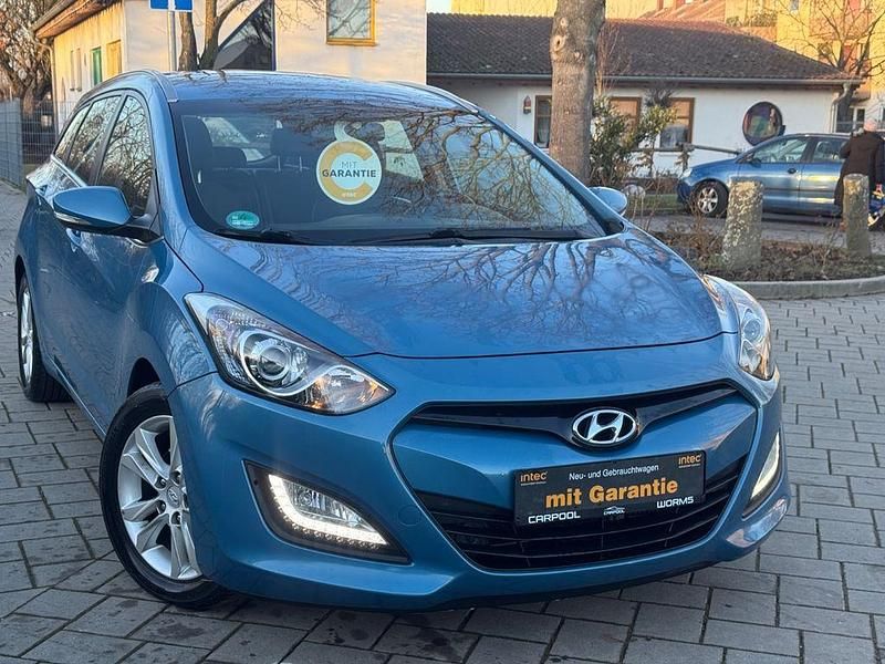 Blau Gebraucht 2012 Hyundai i30 Style Kombi | 7.190 € (Etwas zu teuer) - Bild 1/4