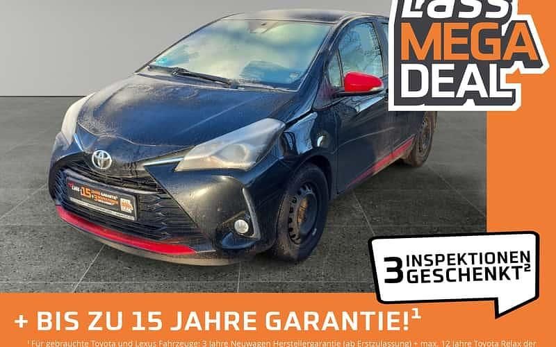 Black mica / ink Gebraucht 2017 Toyota Yaris Edition Limousine | 10.980 € (Fairer Preis) - Bild 1/4