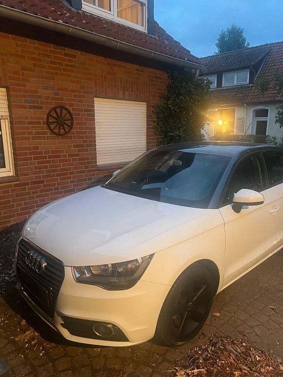 Weiß Gebraucht 2014 Audi A1 Sportback Ambition Kleinwagen | 10.500 € (Fairer Preis) - Bild 1/4