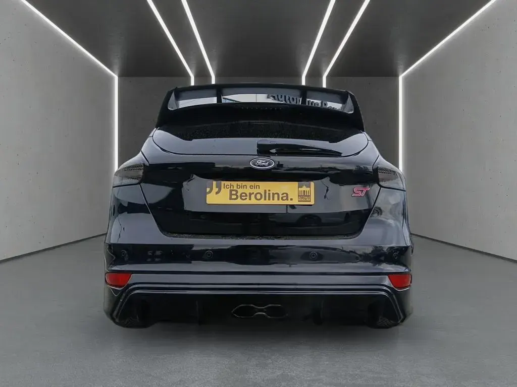 Usado Ford Focus ST 250 CV (183 kW) 2017 Negro Berlina