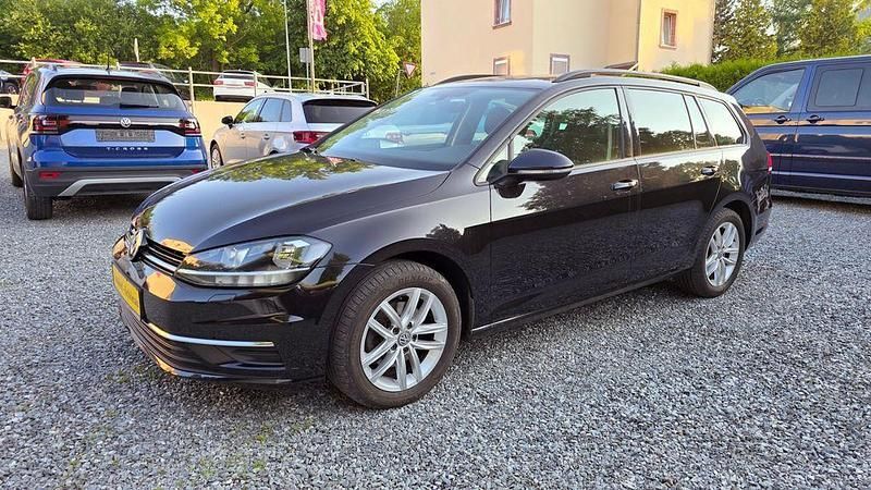 Schwarz Gebraucht 2017 VW Golf VII Comfortline Kombi | 12.300 € (Fairer Preis) - Bild 1/4