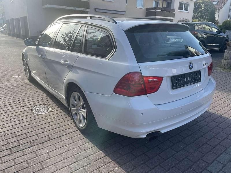 Gebraucht BMW 318 Comfort Edition 143 PS (105 kW) 2010 Alpinweiss iii Kombi