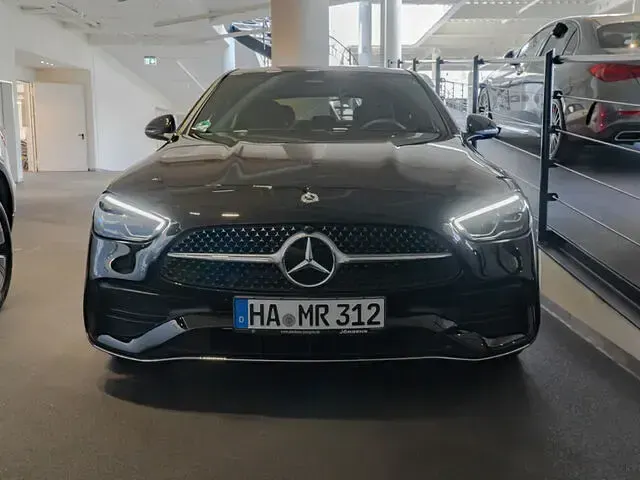 Gebraucht Mercedes C180 AMG 170 PS (125 kW) 2025 Andere farbe Limousine