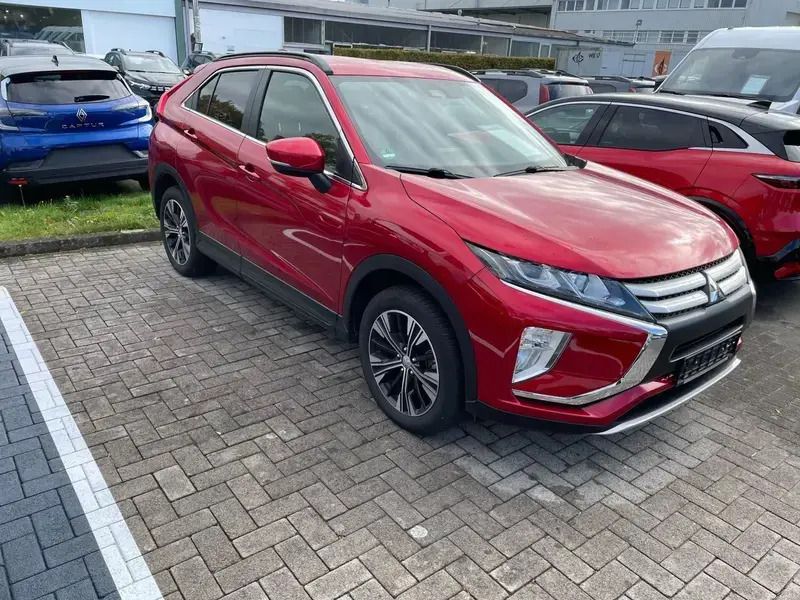 Gebraucht Mitsubishi Eclipse Cross Active 163 PS (119 kW) 2020 Rot SUV