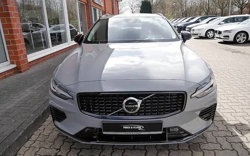 Nowe Volvo V60 Plus 336 KM (247 kW) 2026 Szary Kombi