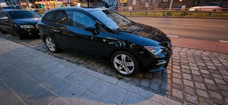 Schwarz Gebraucht 2017 Seat Leon FR Kombi | 13.000 € (Fairer Preis) - Bild 1/4