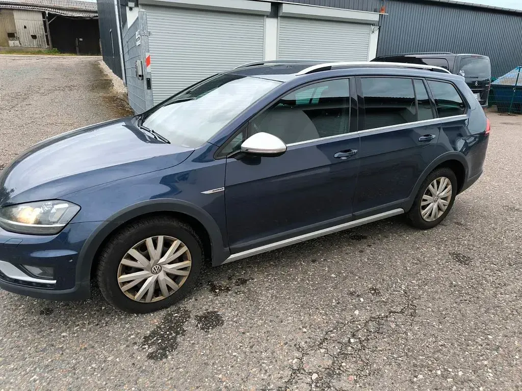 Gebraucht VW Golf Alltrack Basis 150 PS (110 kW) 2016 Blau Kombi