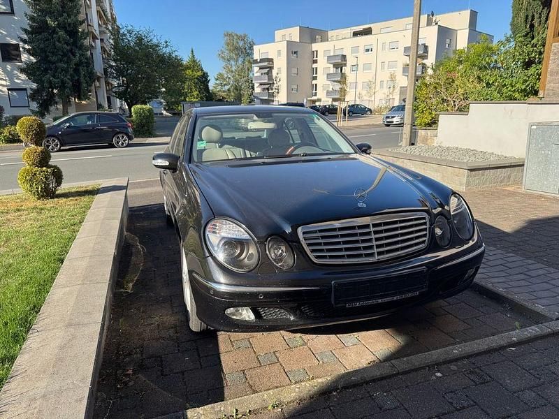 Gebraucht Mercedes E280 Elegance 177 PS (130 kW) 2004 Schwarz Limousine