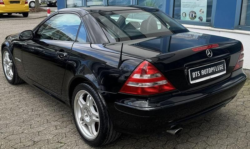 Gebraucht Mercedes SLK230 197 PS (144 kW) 2001 Schwarz Cabrio