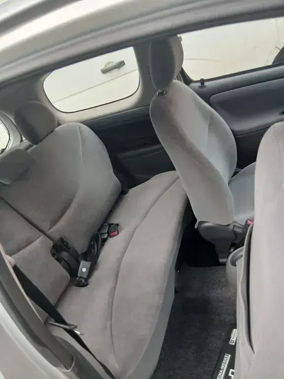 Gebraucht Toyota Yaris Luna 86 PS (63 kW) 2001 Silber Limousine