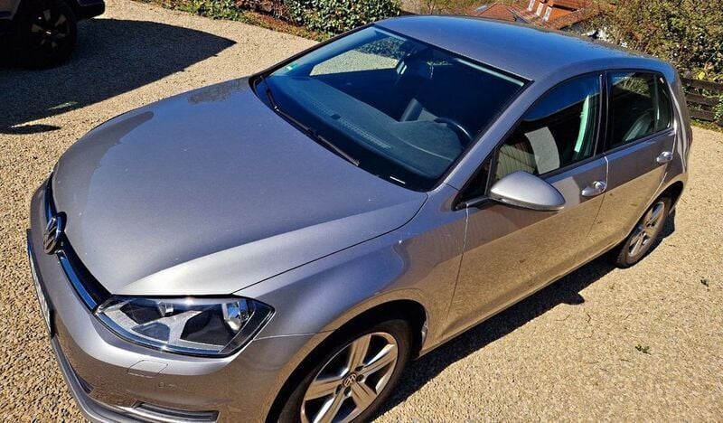 Silber Gebraucht 2013 VW Golf VII Comfortline Limousine | 11.490 € (Fairer Preis) - Bild 1/4