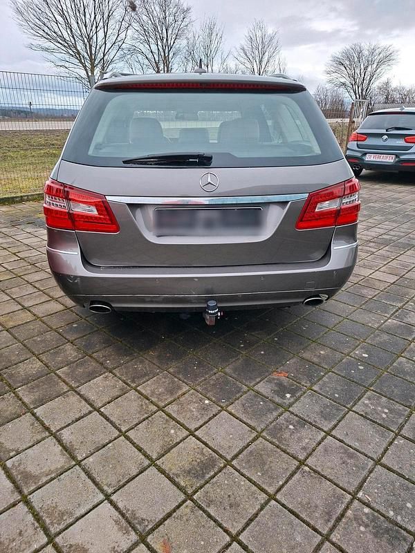 Gebraucht Mercedes E350 231 PS (169 kW) 2011 Gold Kombi