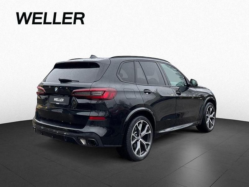 Gebraucht BMW X5 Comfort Edition 286 PS (210 kW) 2022 Black sapphire (schwarz) SUV