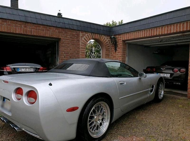 Silber Gebraucht 2001 Corvette C5 Cabrio | 24.999 € - Bild 1/4