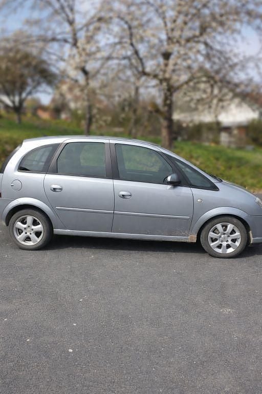 Gebraucht Opel Meriva 101 PS (74 kW) 2006 Silber Van / Kleinbus