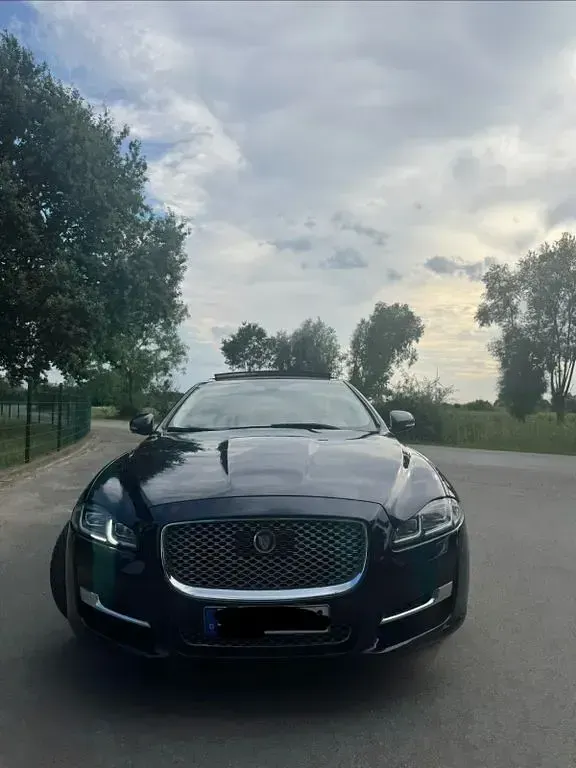 Gebraucht Jaguar XJ Premium Luxury 300 PS (220 kW) 2015 Blau Limousine