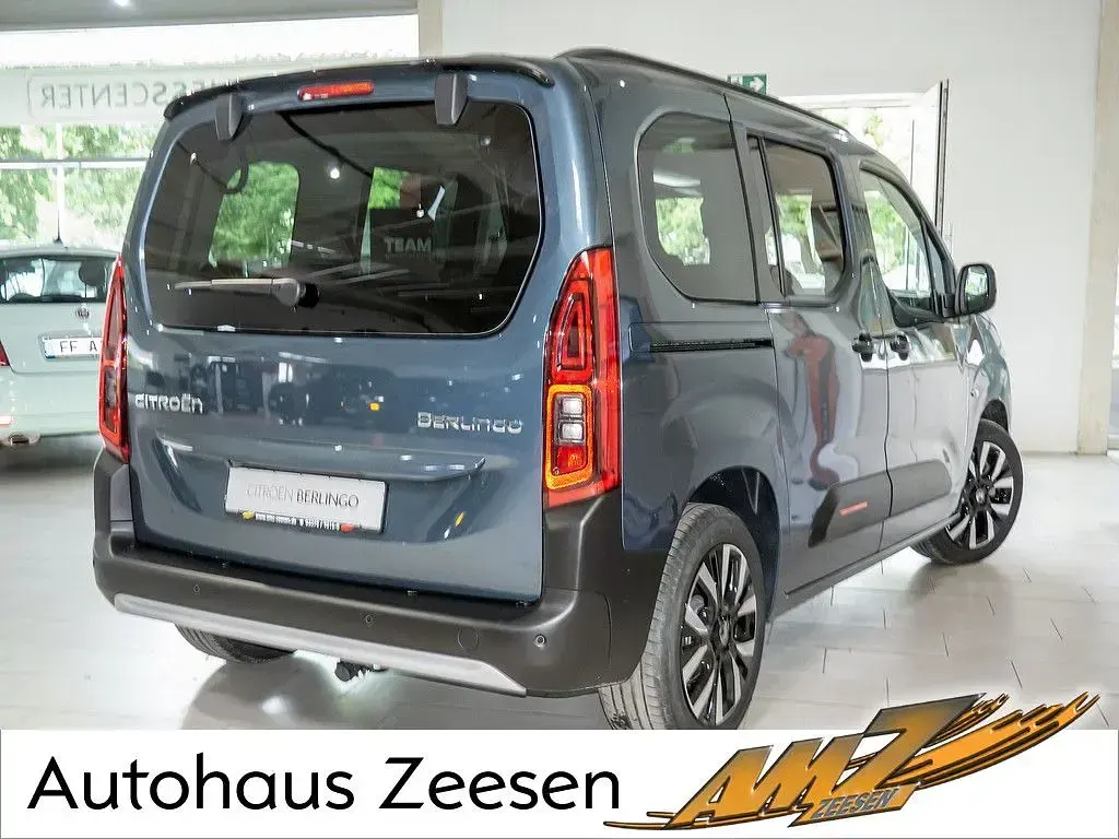 Neu Citroën e-Berlingo XTR 131 PS (96 kW) 2026 Rot Van / Kleinbus