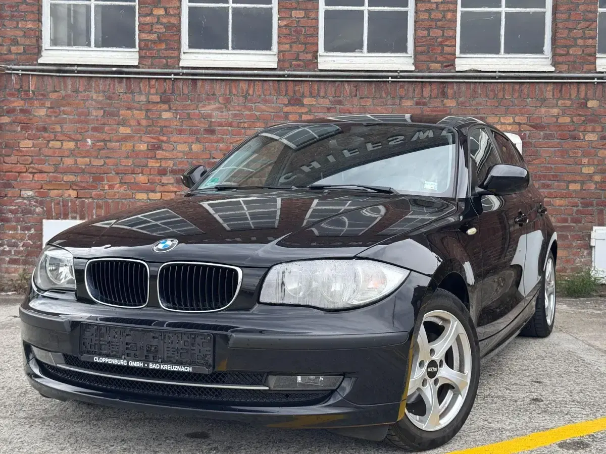 Gebraucht BMW 116 Advantage 122 PS (89 kW) 2010 Schwarz Kleinwagen