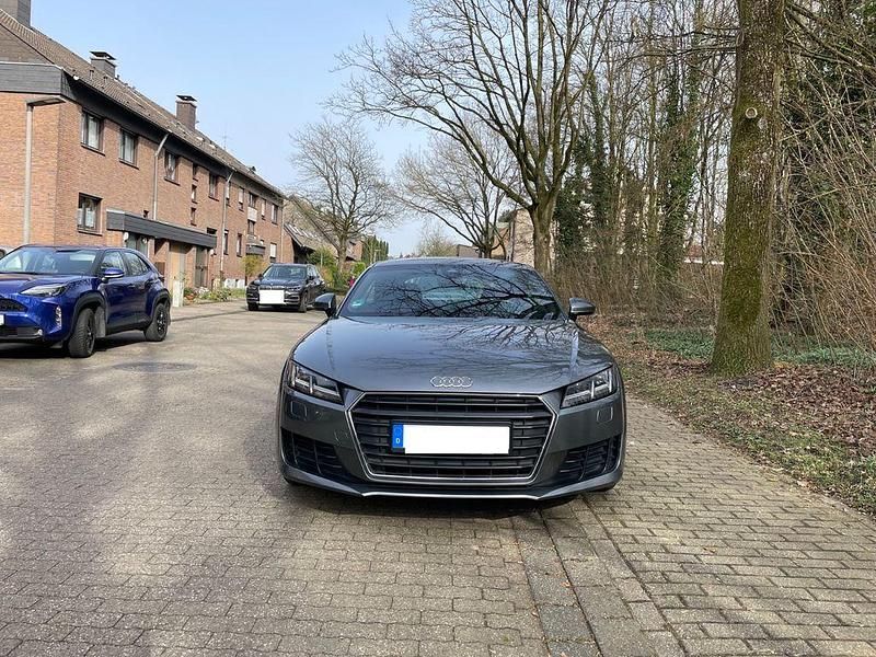 Gebraucht Audi TT Ambiente 230 PS (169 kW) 2015 Grau Coupé