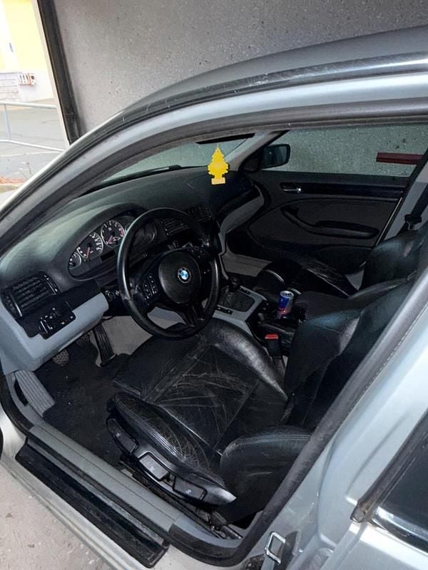 Gebraucht BMW 320 150 PS (110 kW) 1999 Silber Limousine