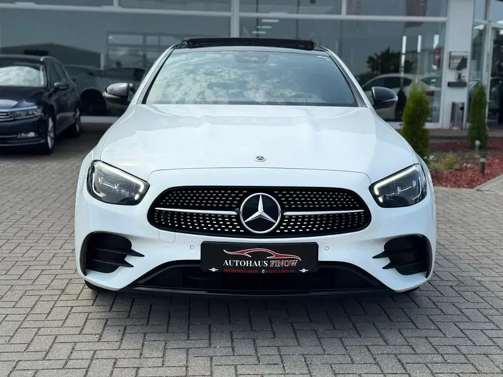 Gebraucht Mercedes E300 AMG 211 PS (155 kW) 2021 Weiß Limousine
