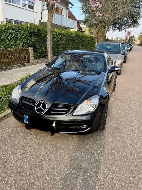 Schwarz Gebraucht 2007 Mercedes SLK200 Cabrio | 10.900 € (Fairer Preis) - Bild 1/4