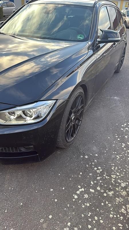 Gebraucht BMW 330 260 PS (191 kW) 2015 Schwarz Kombi
