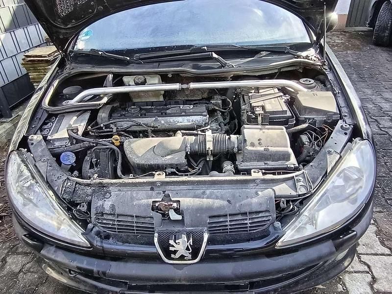 Gebraucht Peugeot 206 CC Platinum 136 PS (100 kW) 2001 Cabrio