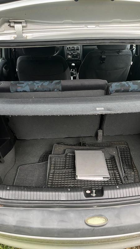 Gebraucht Opel Corsa Edition 68 PS (50 kW) 2000 Silber Kleinwagen