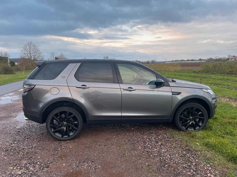 Grau Gebraucht 2016 Land Rover Discovery Sport HSE SUV | 16.600 € (Fairer Preis) - Bild 1/4